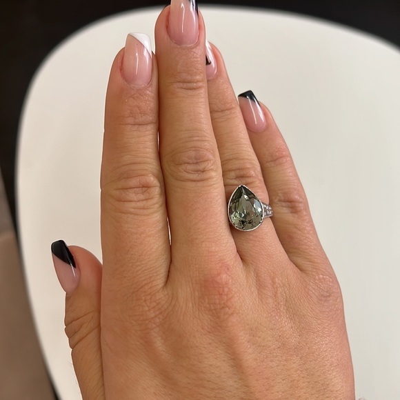 Sterling Silver Pear Shaped Gemstone Antique Style Ring - Picture 8 of 13